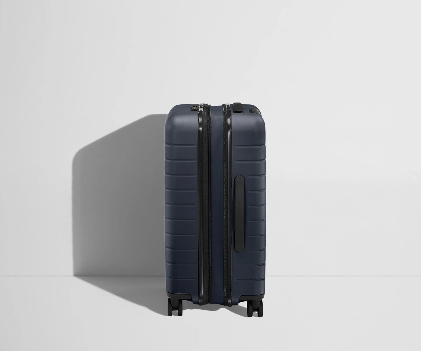 The Bigger Carry-On Flex スーツケース - HAPIVERI