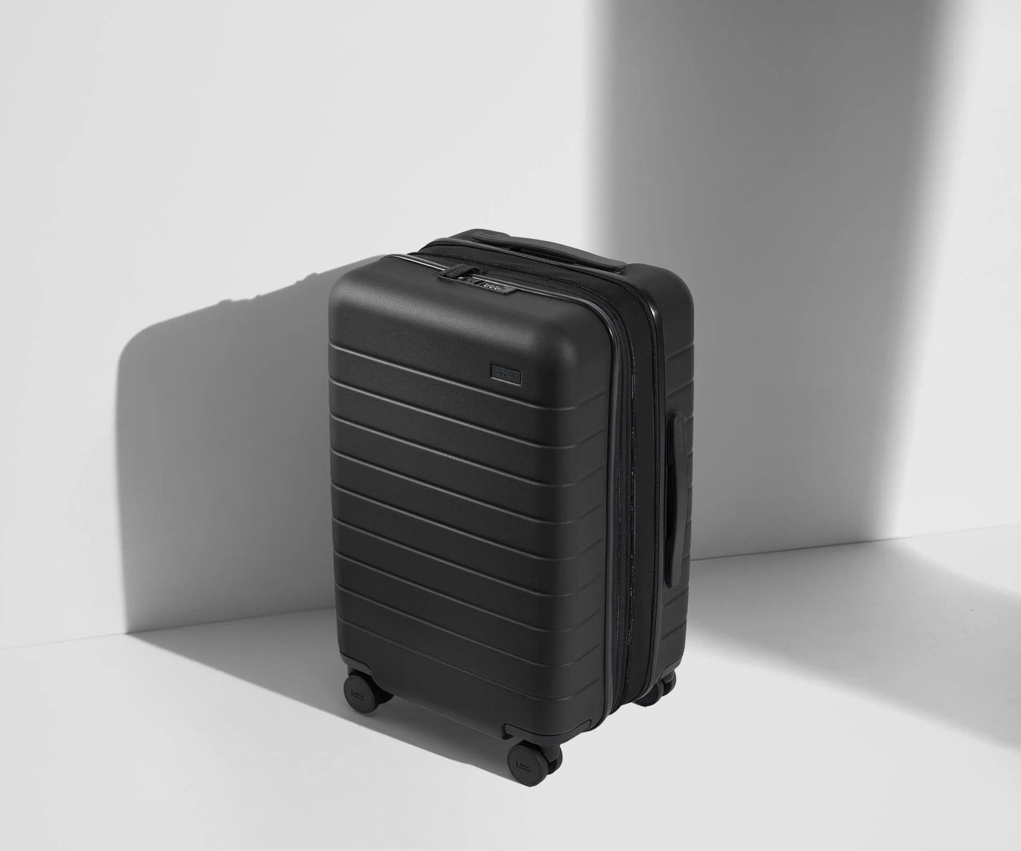 The Carry-On Flex スーツケース - HAPIVERI